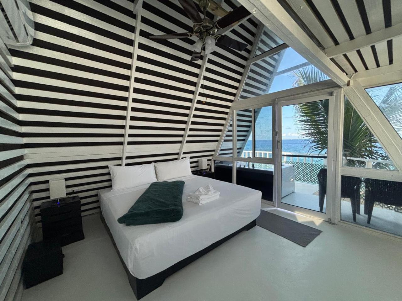 The Sea Cliff Hotel Resort & Spa Порт Антонио Екстериор снимка