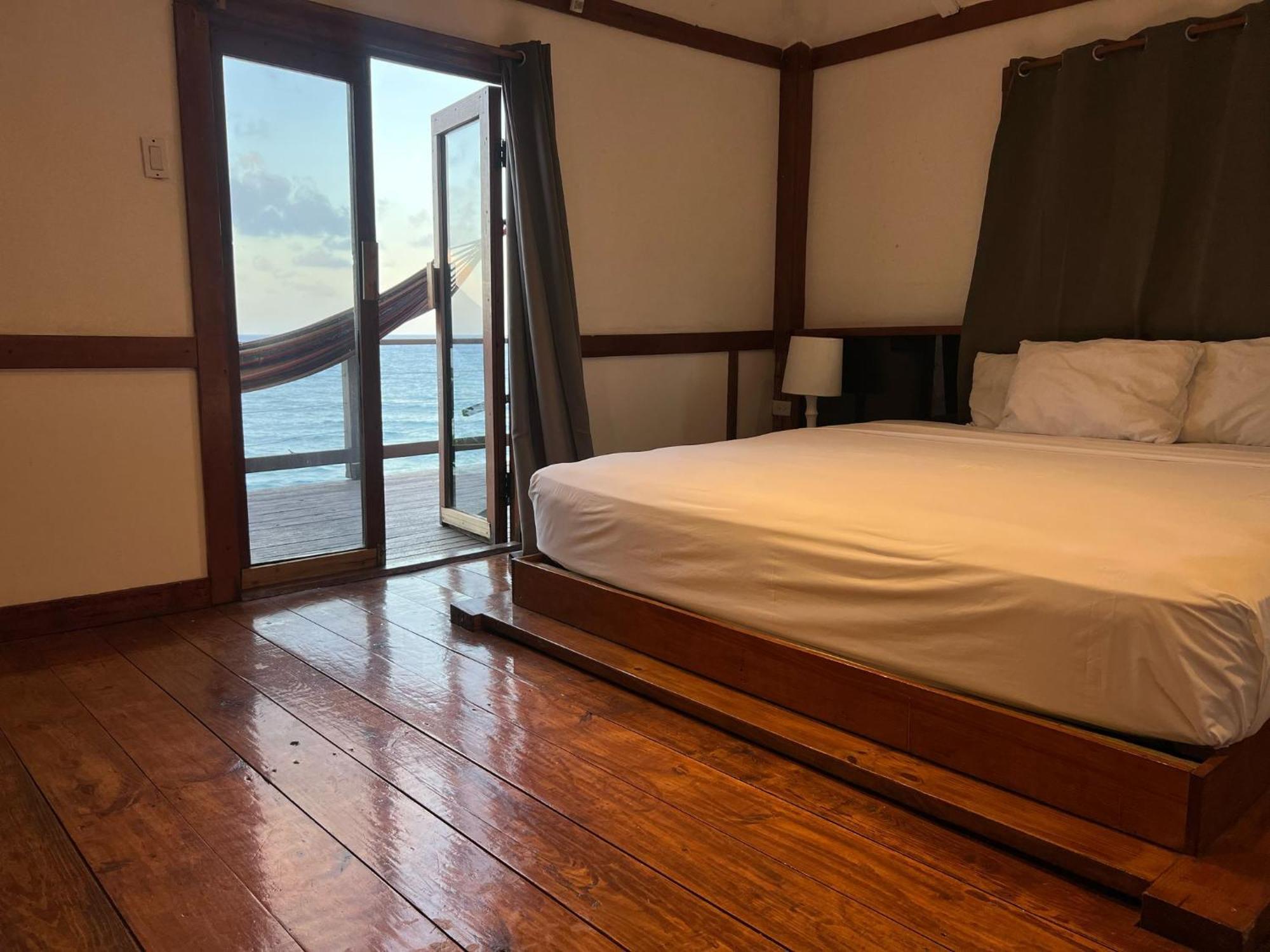 The Sea Cliff Hotel Resort & Spa Порт Антонио Екстериор снимка