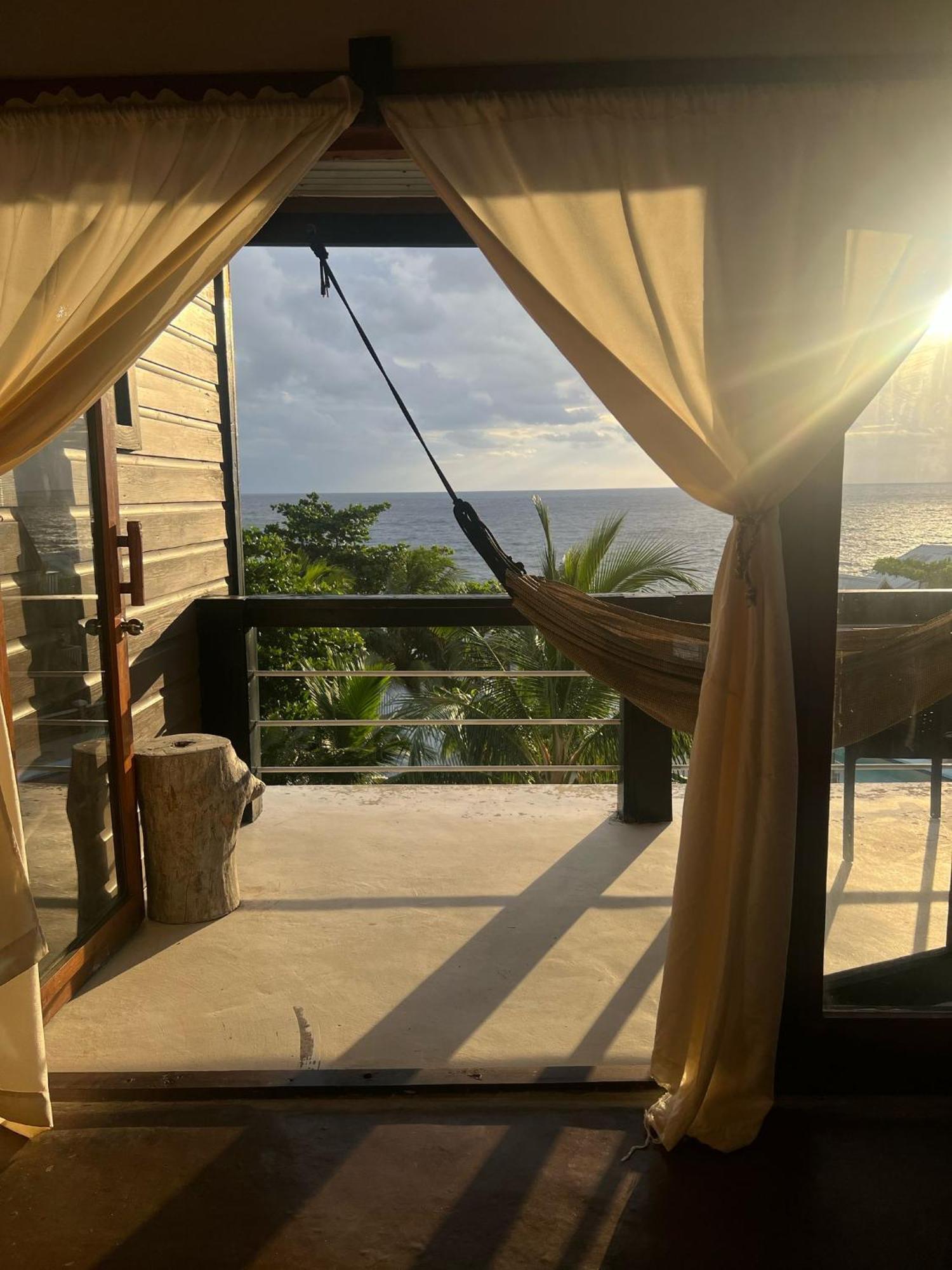 The Sea Cliff Hotel Resort & Spa Порт Антонио Екстериор снимка